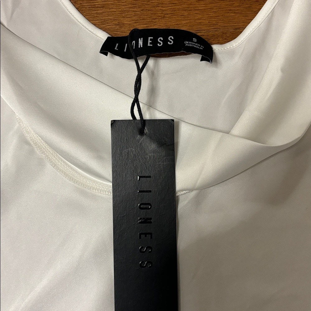 NWT LIONESS DELILAH TOP WHITE - small - Picture 4 of 7